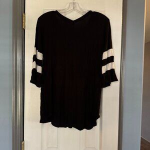 Heimish Size M Black Super Soft Half Sleeve Top Stripes on Sleeves